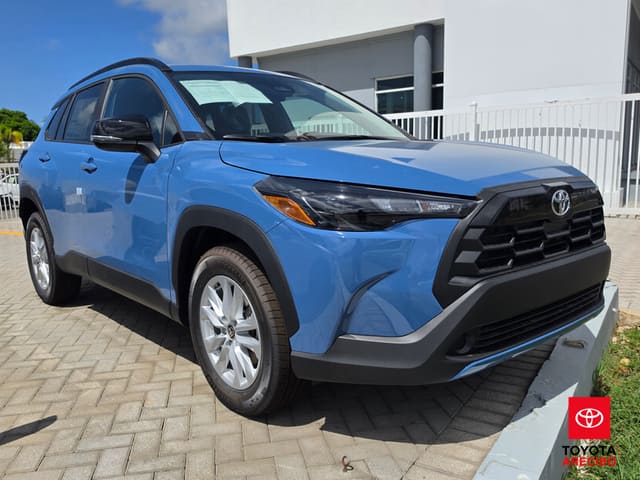 Toyota Corolla Cross LE 2026