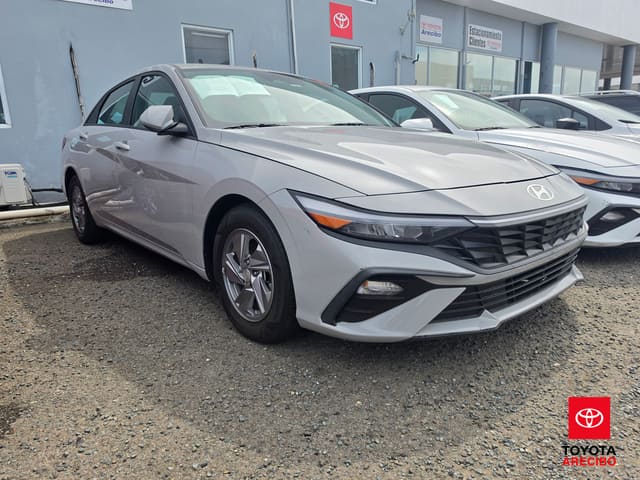 Hyundai Elantra SE 2024