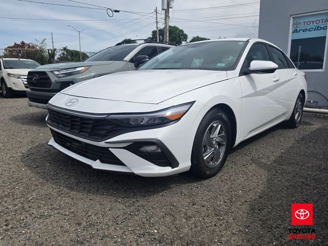 Hyundai Elantra SE 2024
