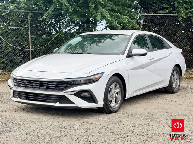 Hyundai Elantra SE 2024