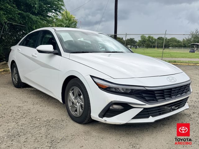 Hyundai Elantra SE 2024