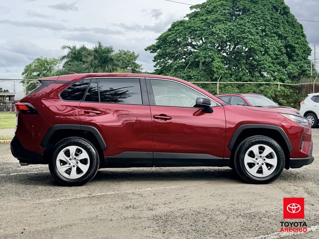 Toyota RAV4 LE 2025