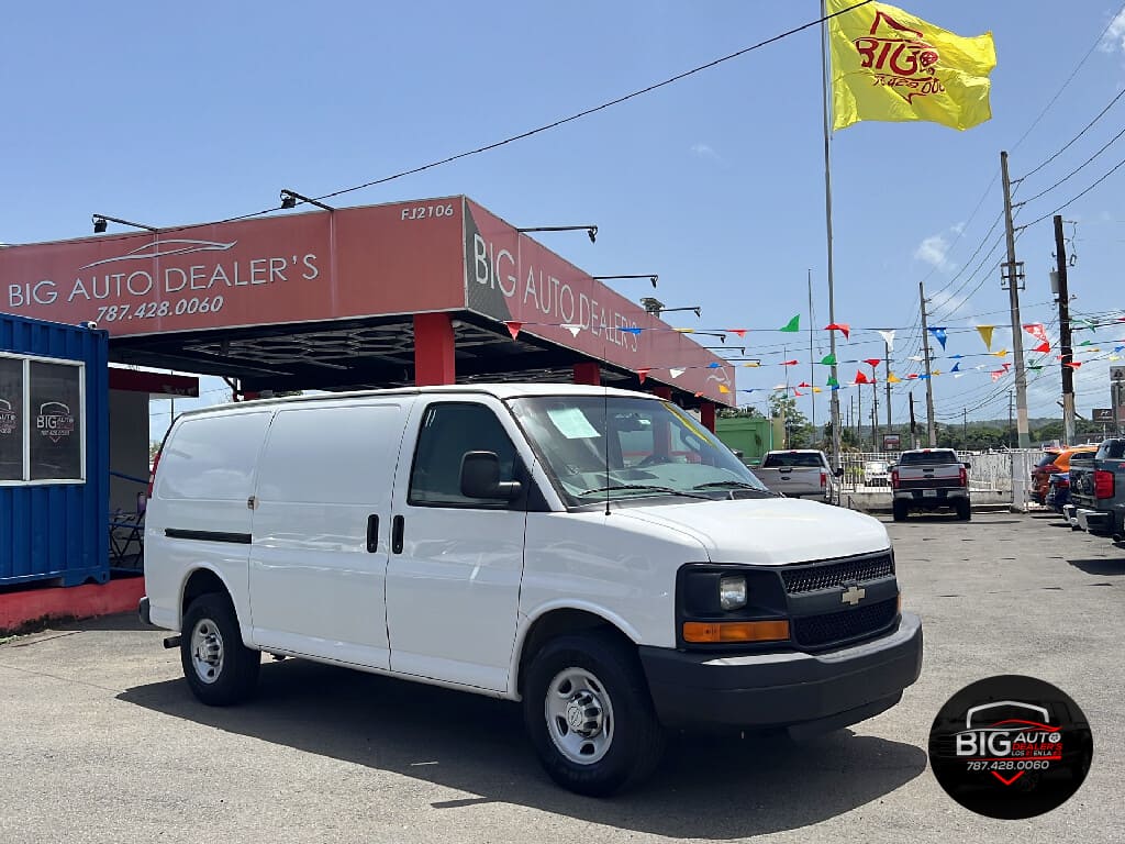 2016 Chevrolet Express Cargo Work Van's photo