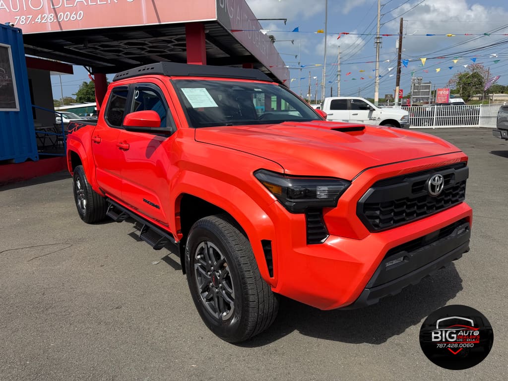 2024 Toyota Tacoma SR5 4x4 Double Cab's photo