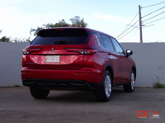 2024 Mitsubishi Outlander ES