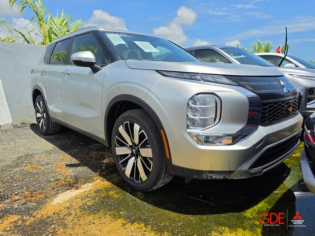 2026 Mitsubishi Outlander SE