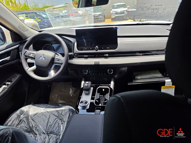 2026 Mitsubishi Outlander ES