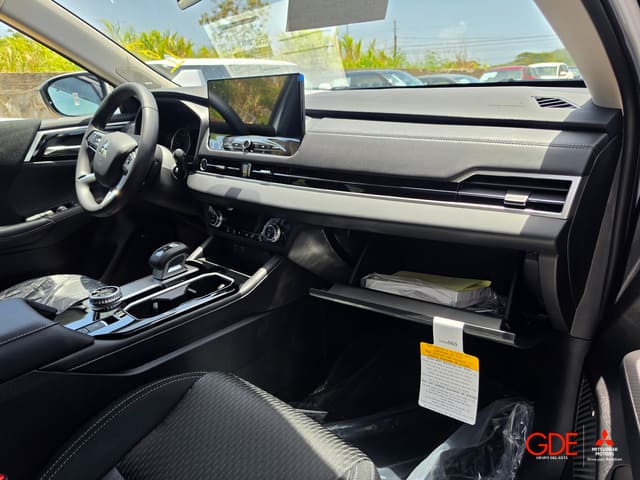 2026 Mitsubishi Outlander ES