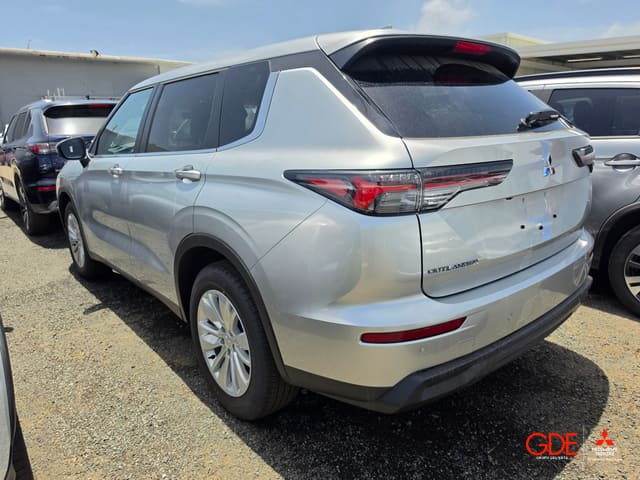 2026 Mitsubishi Outlander ES