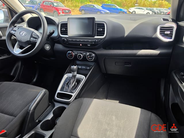 2025 Hyundai Venue SE