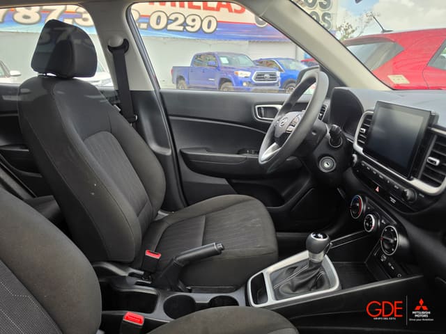 2025 Hyundai Venue SE