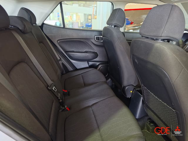 2025 Hyundai Venue SE