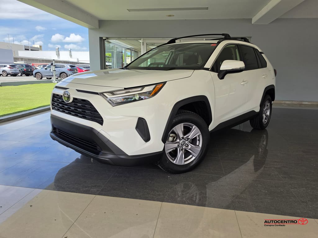 2024 Toyota RAV4 XLE FWD's photo