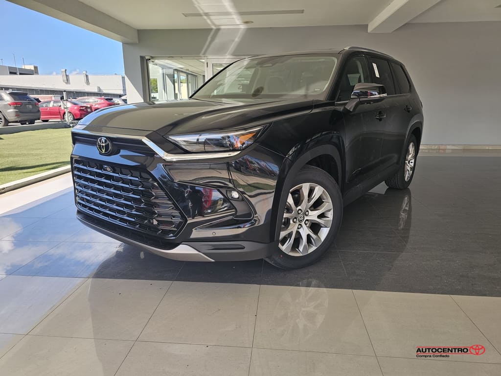 2026 Toyota Grand Highlander LE FWD's photo