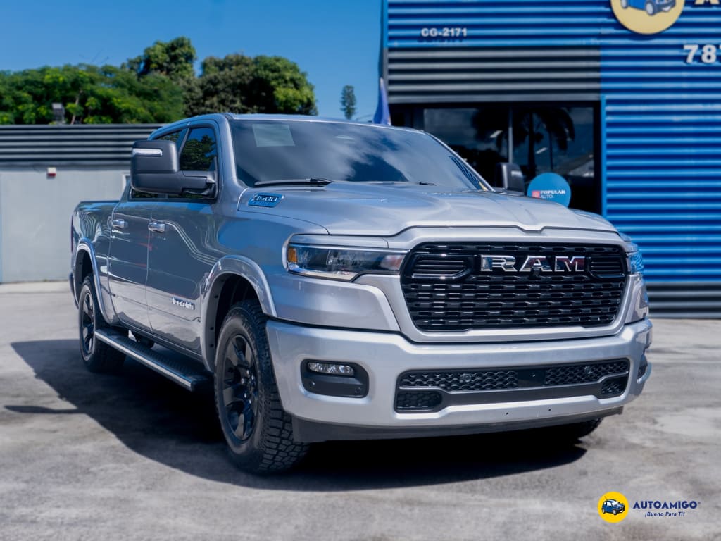 2025 RAM 1500 Big Horn/Lone Star 4x4 Crew Cab 5'7's photo