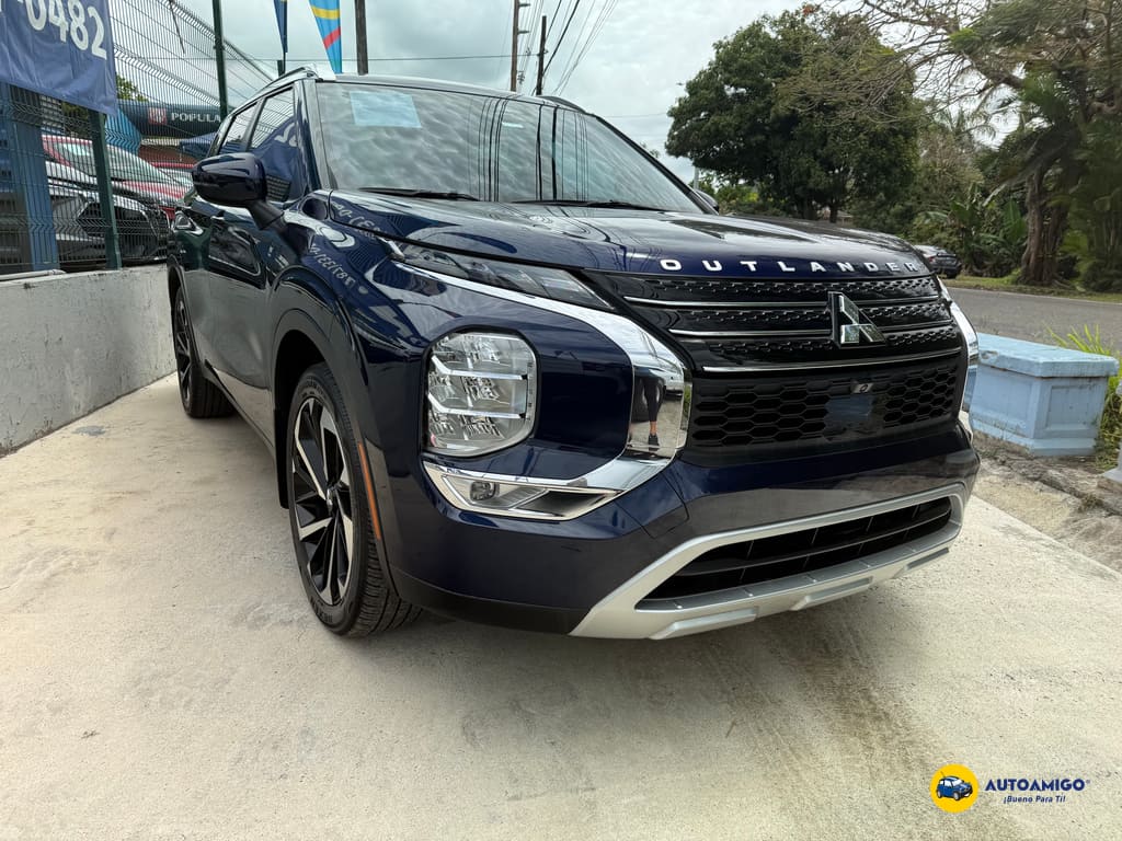 2024 Mitsubishi Outlander SE 2WD's photo