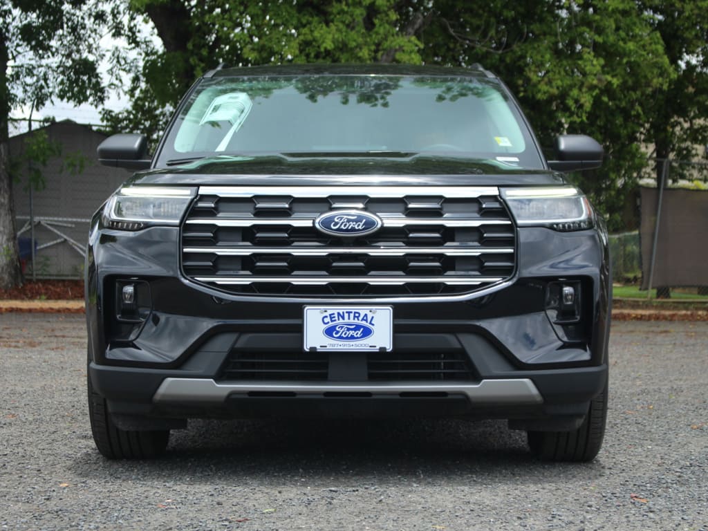 2025 Ford Explorer Active - Photo 2