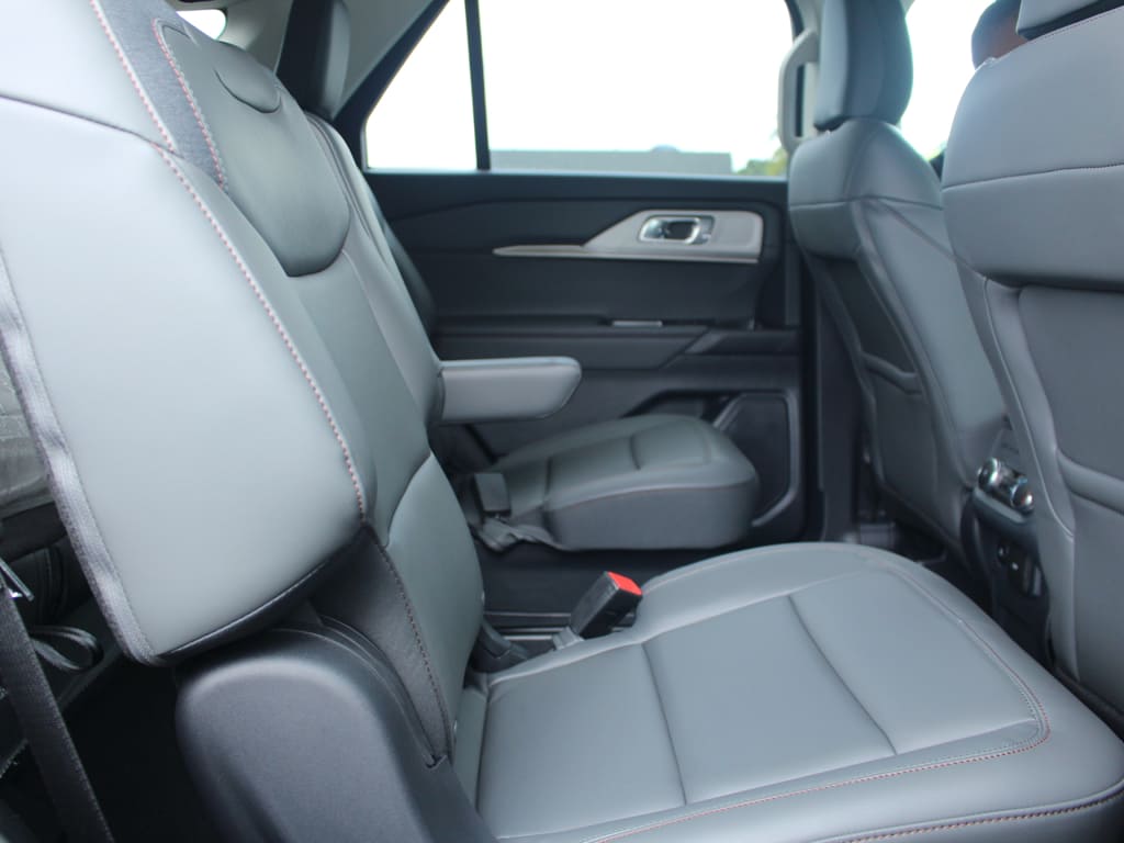 2025 Ford Explorer Active - Photo 15